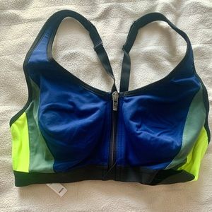 Victoria Sport Knockout front close sports bra size 34B